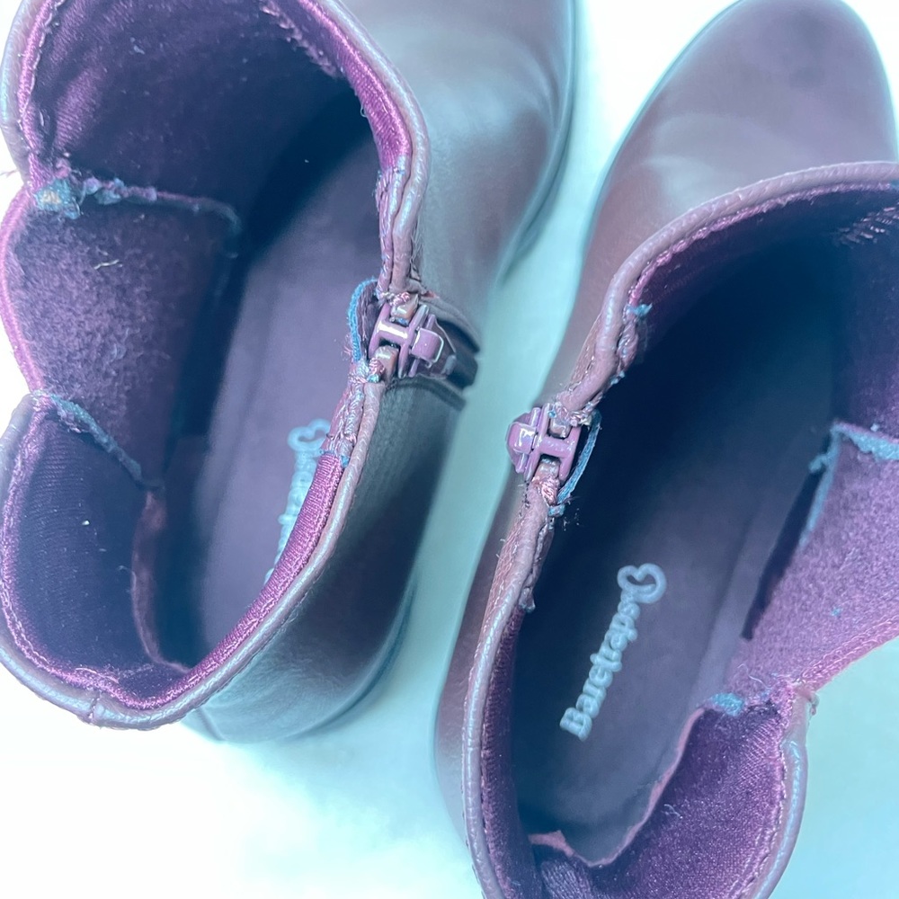 Baretraps Daytona Chelsea Boot Cabernet 6M Ankle Booties G 756 - Picture 15 of 16
